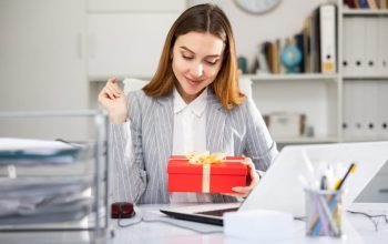 Quels cadeaux offrir à ses employés pour les fêtes de fin d&rsquo;année ?